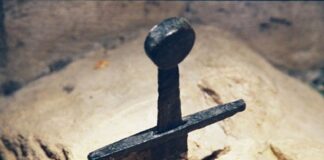 L’Arabia Saudita decapita ancora con la spada spada nella roccia dell'Abbazia di San Galgano