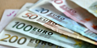 «Gli usurai si stanno prendendo tutto» reddito, soldi e finanza