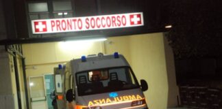 Cadono dall’ottavo piano, morti due bambini a Bologna Ambulanza al pronto soccorso