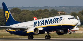 Ryanair: rischio sanzioni fino a 5 Mln € Un aereo della compagnia low cost Ryanair.