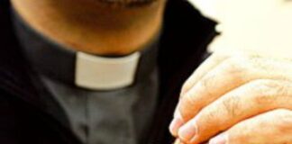 Parroco sospeso per presunti rapporti sessuali con minorenni Sacerdote sospeso