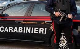 Carabiniere spara alla moglie e tiene in ostaggio le figlie Carabinieri