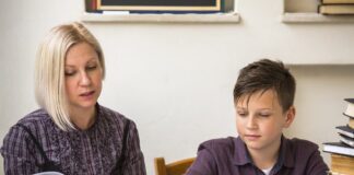 Dodicenne s’è gettato dalla finestra dopo una nota ripetizioni