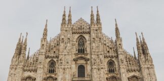 Milano, la Feltrinelli compie 20 anni. Elisa è al Parco della Musica di Roma fuorisalone di milano