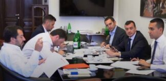 Crisi politica, crisi finanziaria, crisi delle istituzioni. A chi giova tutto questo? Salvini - Di Maio al lavoro per siglare il contratto di governo.