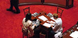 A Montecitorio i grillini parlano la “neolingua” di Orwell stenografi a Montecitorio