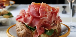 Milano: Gialle & Co, patate alla riscossa Baked potatoes