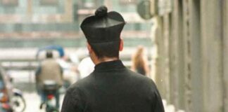 Sono diecimila i figli di preti cattolici prete