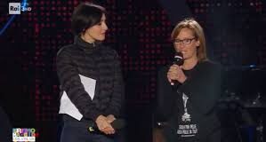 Prima pagina oggi: concertone di Roma con Ilaria Cucchi sul palco Ilaria Cucchi sul palco del concertone del 1 Maggio