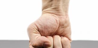 Non c’è più religione violenza