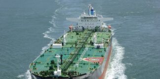 Due petroliere attaccate in Oman. Gli Usa accusano l’Iran petroliera