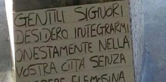 Un facile gioco Migrante punito per aver pulito strada