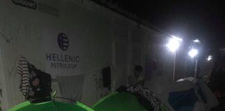 Storie vere da Chios, noi, loro, gli altri Foto dal campo profughi_2