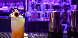 Vittoria delle regioni: da lunedì riaprono bar, ristoranti e parrucchieri Torino: Barz8, cocktail bar