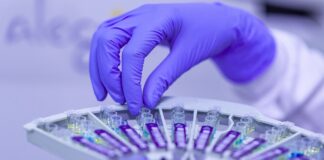 “Terrificante” mancanza di tests negli Stati Uniti mentre i casi si moltiplicano. Il rovesciamento del progresso Coronavirus, supervirus e complotti