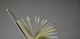 Mentre l’Europa – con duro confronto – decide, i nostri media questa volta fanno ricreazione Informazione e media