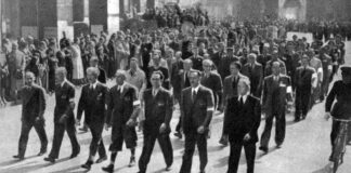 Una mattina. Mi son svegliato. E ho trovato l’invasor. corteo del Comitato di Liberazione Nazionale per le vie di Milano_1