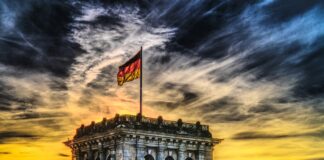 Der Spiegel e la Corte suprema di Karlsruhe nello scontro tedesco tra industria e finanza bundestag