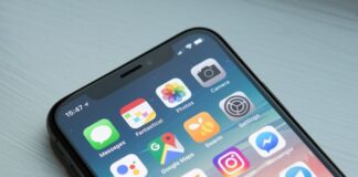 I parlamentari danno stoccate agli “imperatori” della tecnologia dalle due parti app