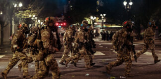 Mandati per calmare il disordine a Portland, gli agenti federali attizzano il fuoco New York Times