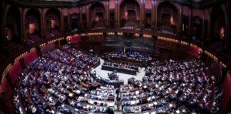 Il suicidio di una Nazione Parlamento