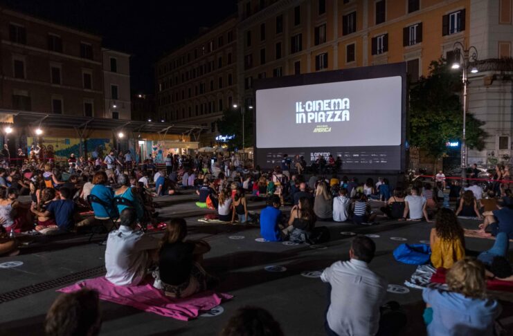 cinema in piazza