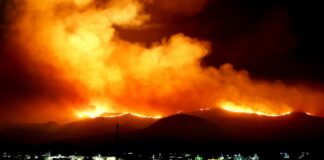 Incendio fuori controllo a Los Angeles, 7800 persone evacuate incendio a Los Angeles