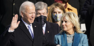 La democrazia americana: sana o zoppicante? Biden giuramento