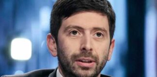 Italia pronta per la terza dose di vaccino Speranza