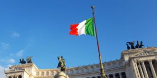 25 aprile. Una celebrazione necessaria e non uno stereotipo storico bandiera italiana altare della patria