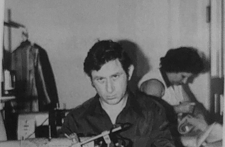 In foto il sarto abruzzese Giacomo D'Agnese negli anni '60