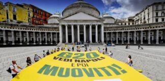 Vedi Napoli e poi muoviti Vedi Napoli e poi muoviti