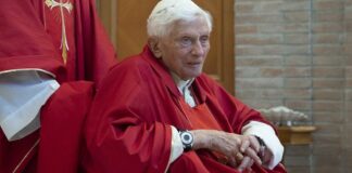 65 mila in fila per Benedetto XVI Benedetto XVI