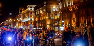 Ecco perché dovresti usare le luci della bicicletta anche di giorno Bicicletta-con-luci-accese