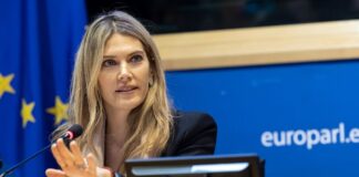 Il parlamento europeo ha destituito Eva Kaili dalla carica di vicepresidente Eva Kaili