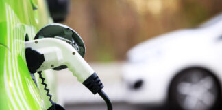Il Parlamento europeo ha approvato il passaggio all’auto elettrica. auto elettrica